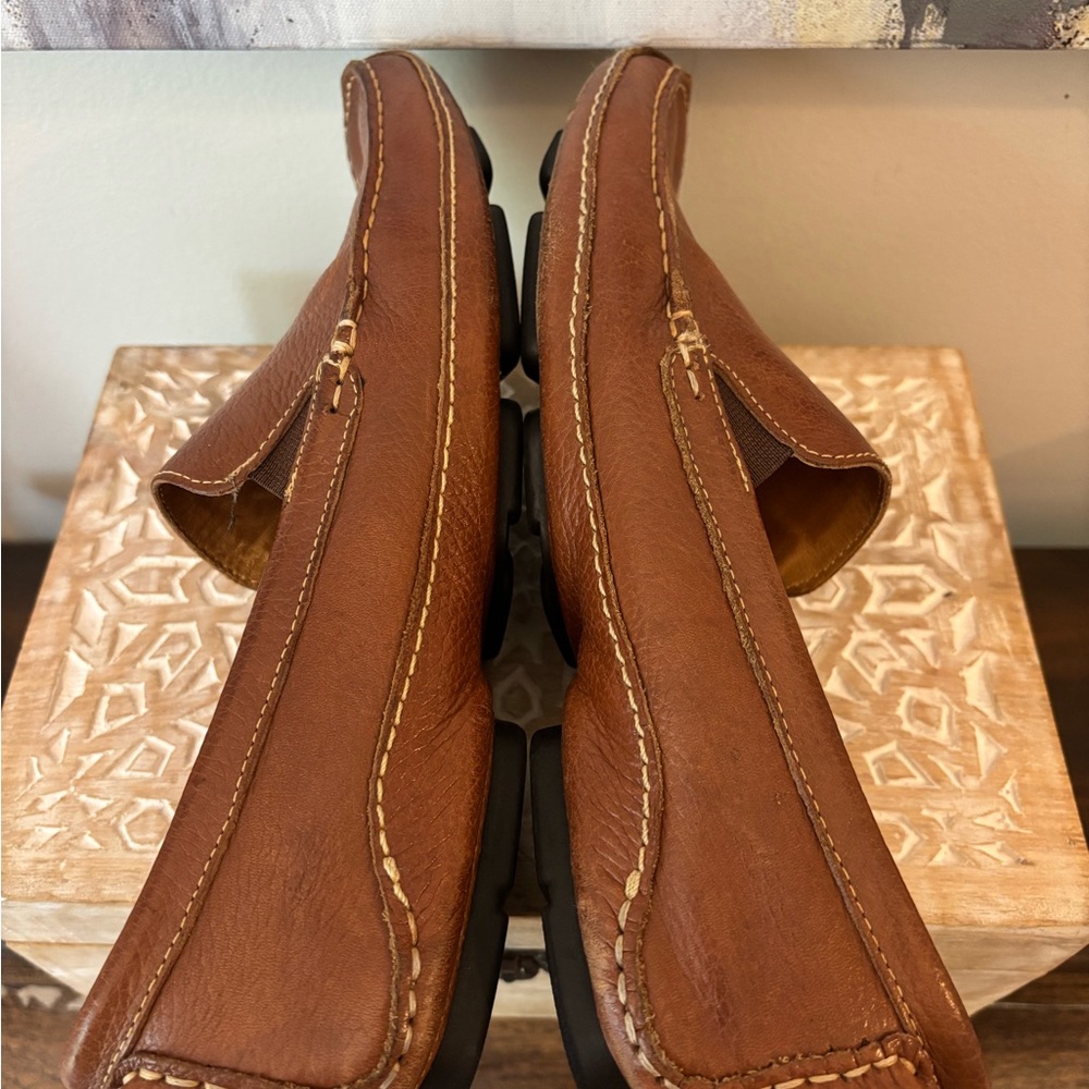 Mercanti Fiorentini | Tan Leather Slip-On Loafers - Picture 4 of 11